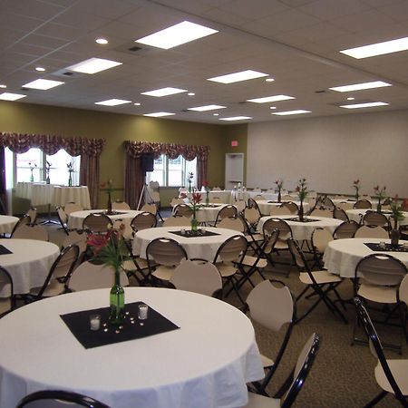 Stay Beyond Inn & Suites Elma Exterior foto